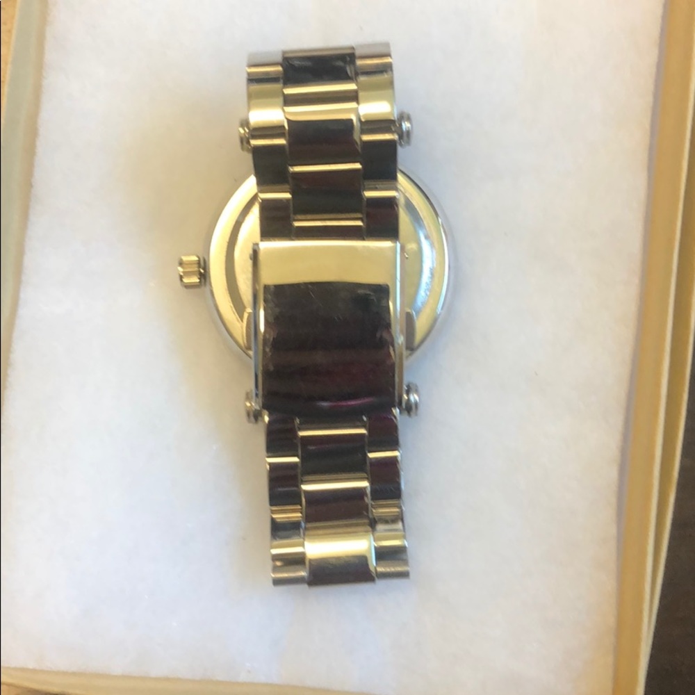 Watch - Picture 3 of 6